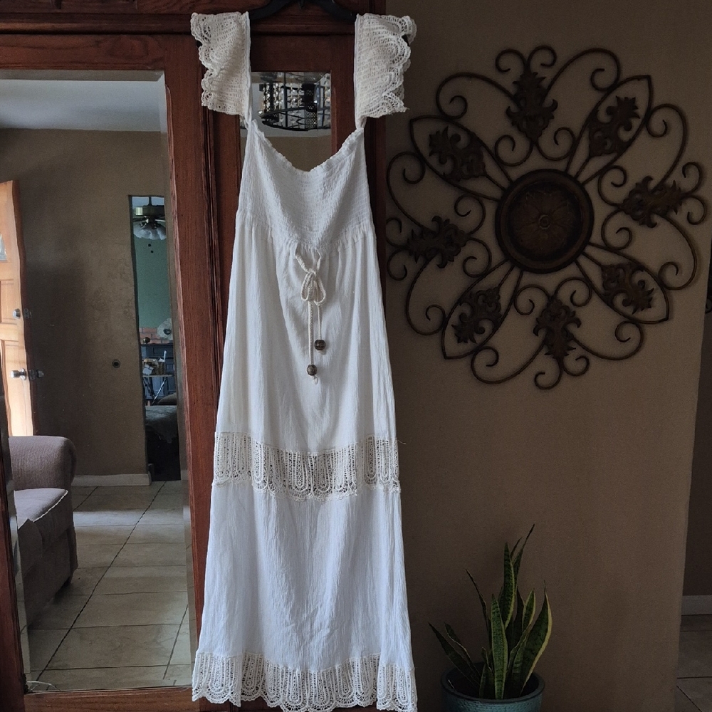 Glamazon White Lace Maxi Dress